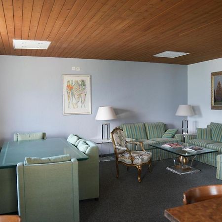Hotel Surselva Surcuolm エクステリア 写真